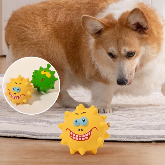 Chien jouant avec jouet jaune - LittleMonsters